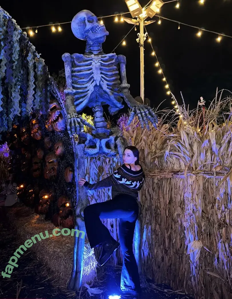 Harley Quinn Smith nude photo #0392 (harleyquinnsmith / harleysplaytime)