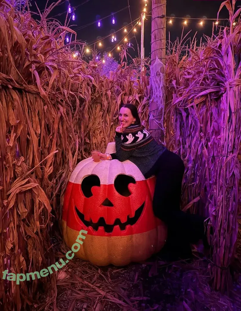 Harley Quinn Smith nude photo #0395 (harleyquinnsmith / harleysplaytime)