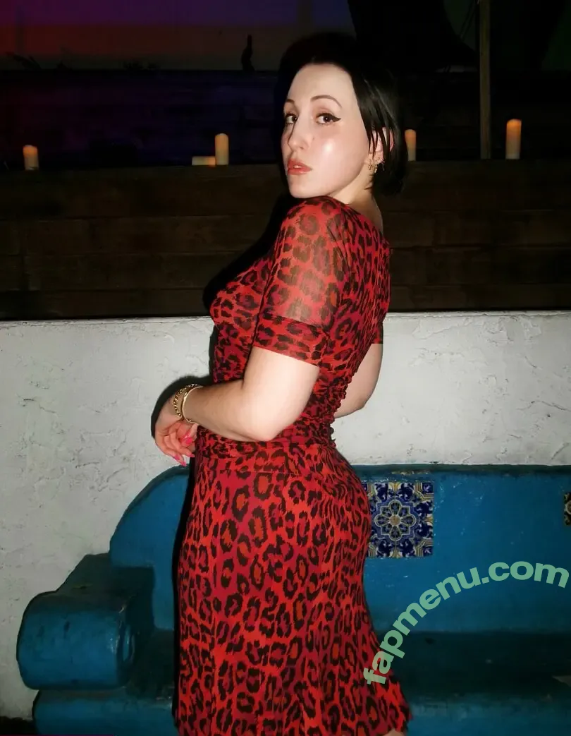 Harley Quinn Smith nude photo #0403 (harleyquinnsmith)