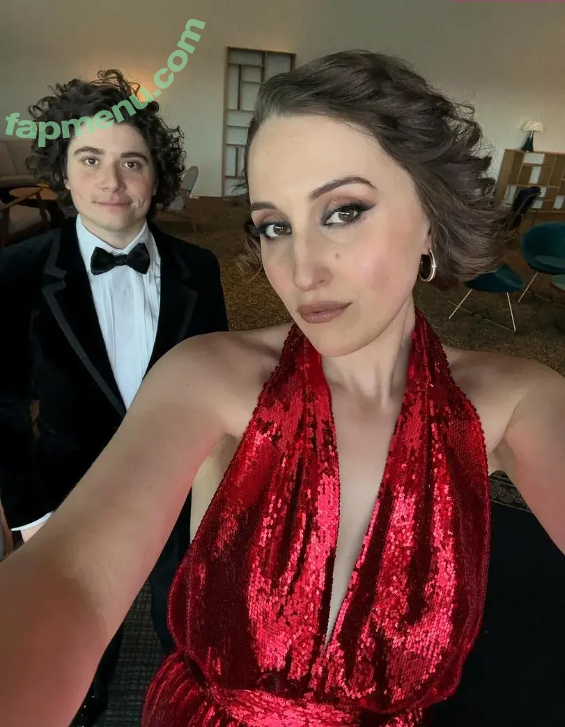 Harley Quinn Smith nude photo #0407 (harleyquinnsmith)