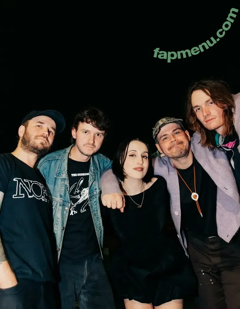 Harley Quinn Smith nude photo #0410 (harleyquinnsmith)