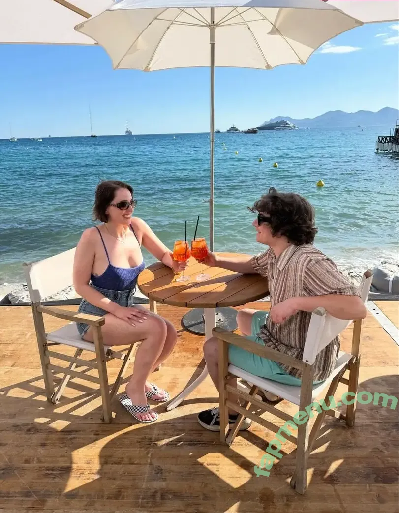 Harley Quinn Smith nude photo #0411 (harleyquinnsmith)