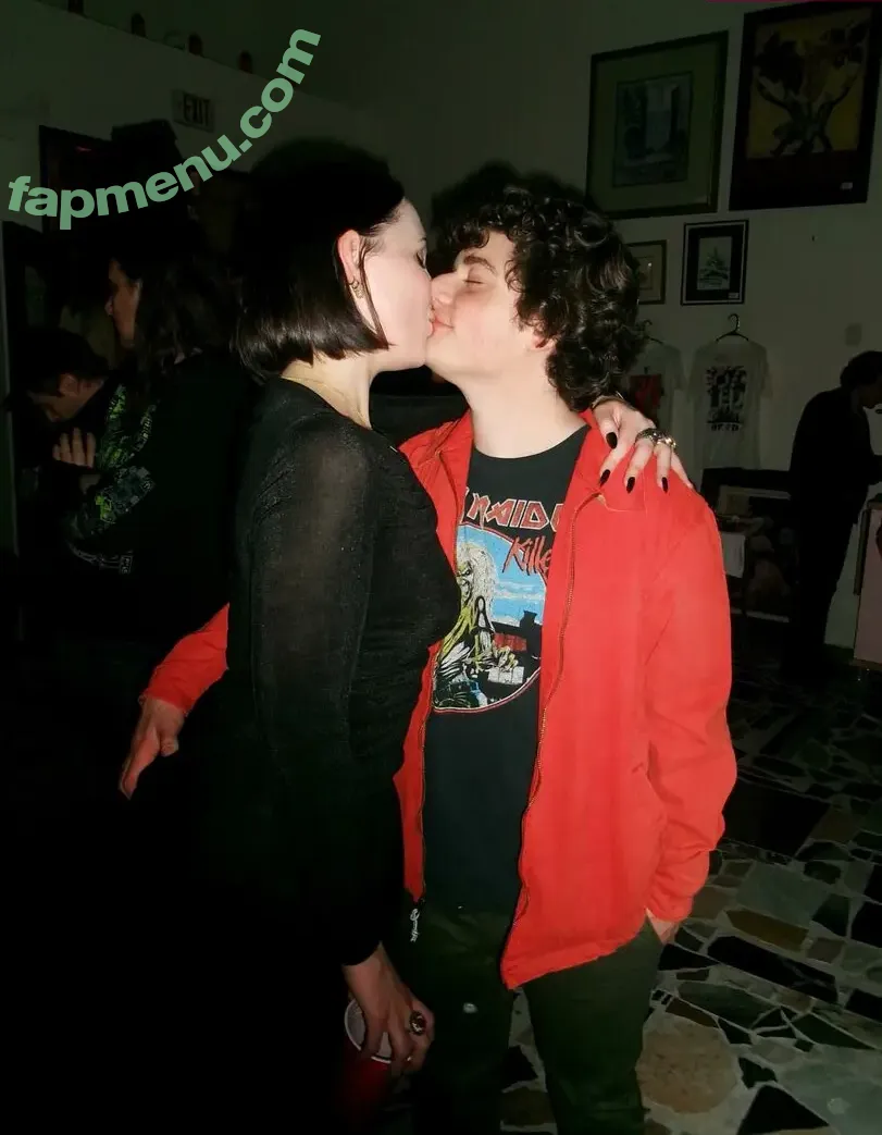 Harley Quinn Smith nude photo #0414 (harleyquinnsmith)