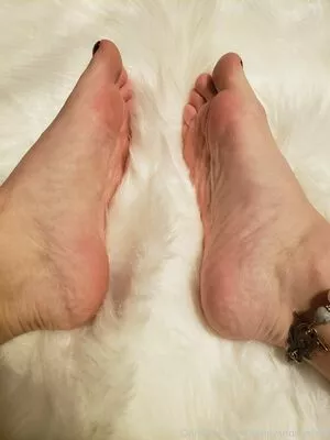 harleyandivysfeet / fl0werchildd nude photo #0005