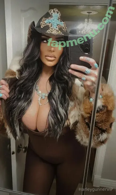 harleygunnervip nude photo #0113 (leashieleashh)