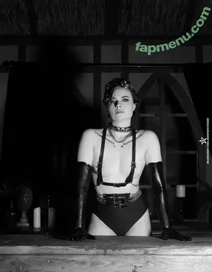 Harliantihero / Harlihero / Ladyofthefight nude photo #0007