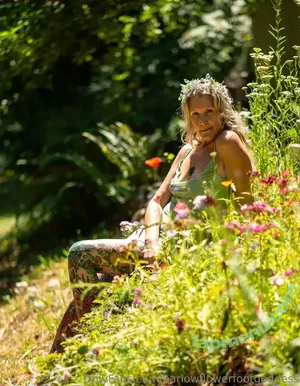 harlowflowerfootgoddess / hippyharlow nude photo #0139