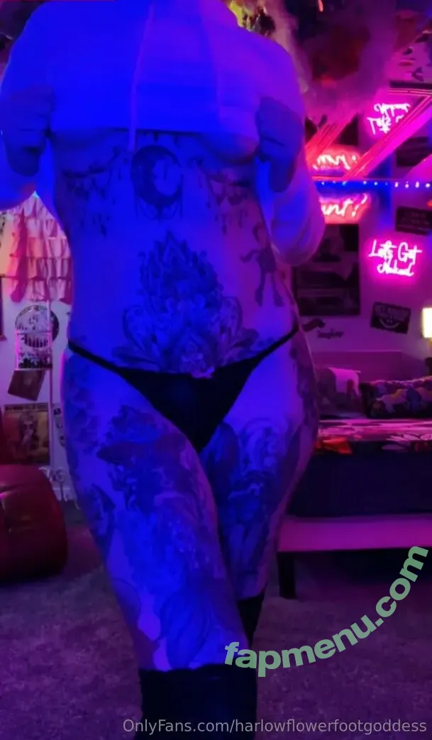 harlowflowerfootgoddess nude photo #0015 (hippyharlow)