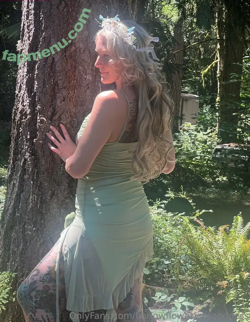 harlowflowerfootgoddess nude photo #0125 (hippyharlow)