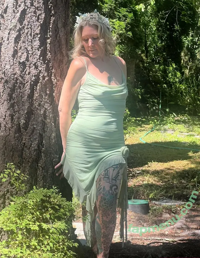 harlowflowerfootgoddess nude photo #0128 (hippyharlow)