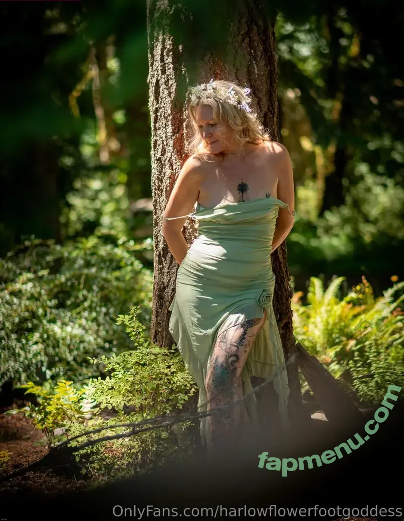 harlowflowerfootgoddess nude photo #0135 (hippyharlow)