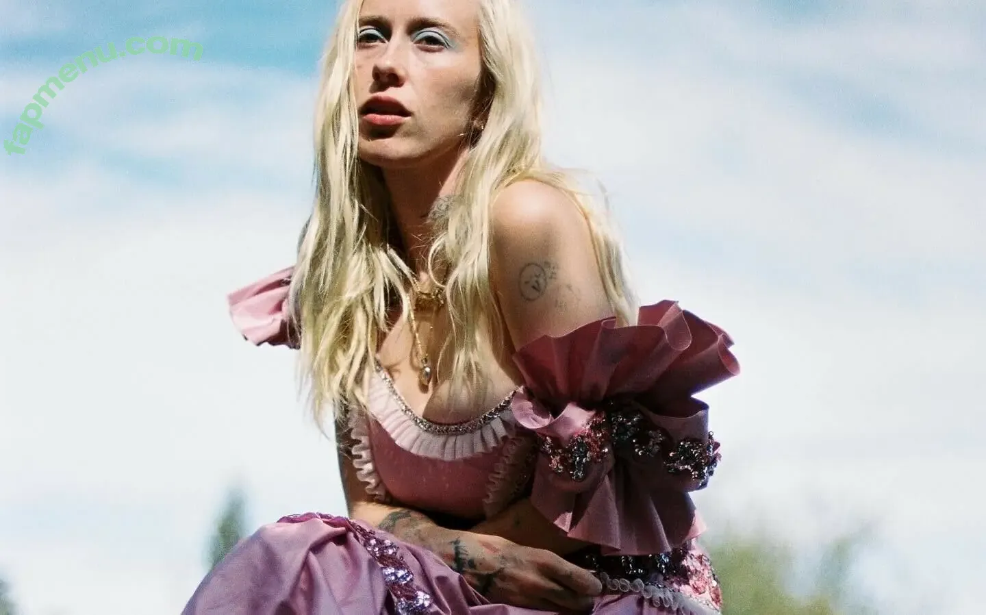Harmony Tividad nude photo #0092 (Girlpool / harmonytividad / sexuallyattractedtogod)