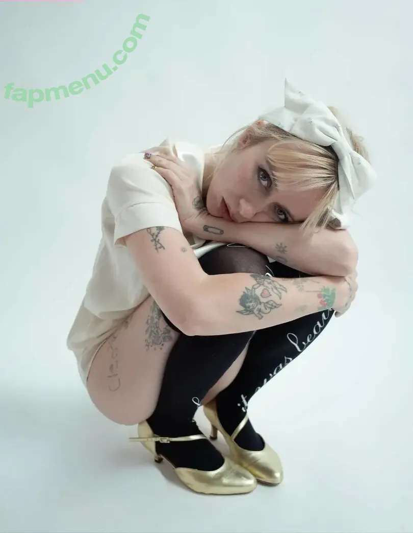 Harmony Tividad nude photo #0100 (Girlpool / harmonytividad / sexuallyattractedtogod)