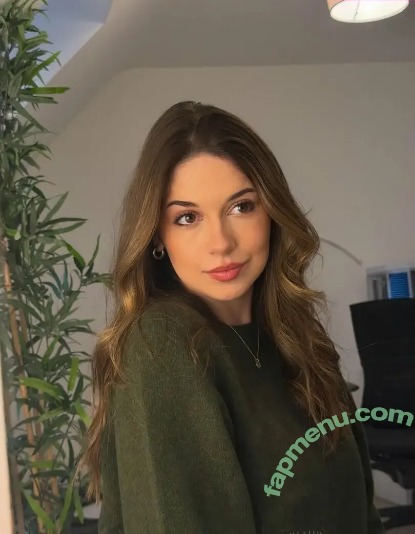 Harrie Silver nude photo #0454 (HarrieSilver)