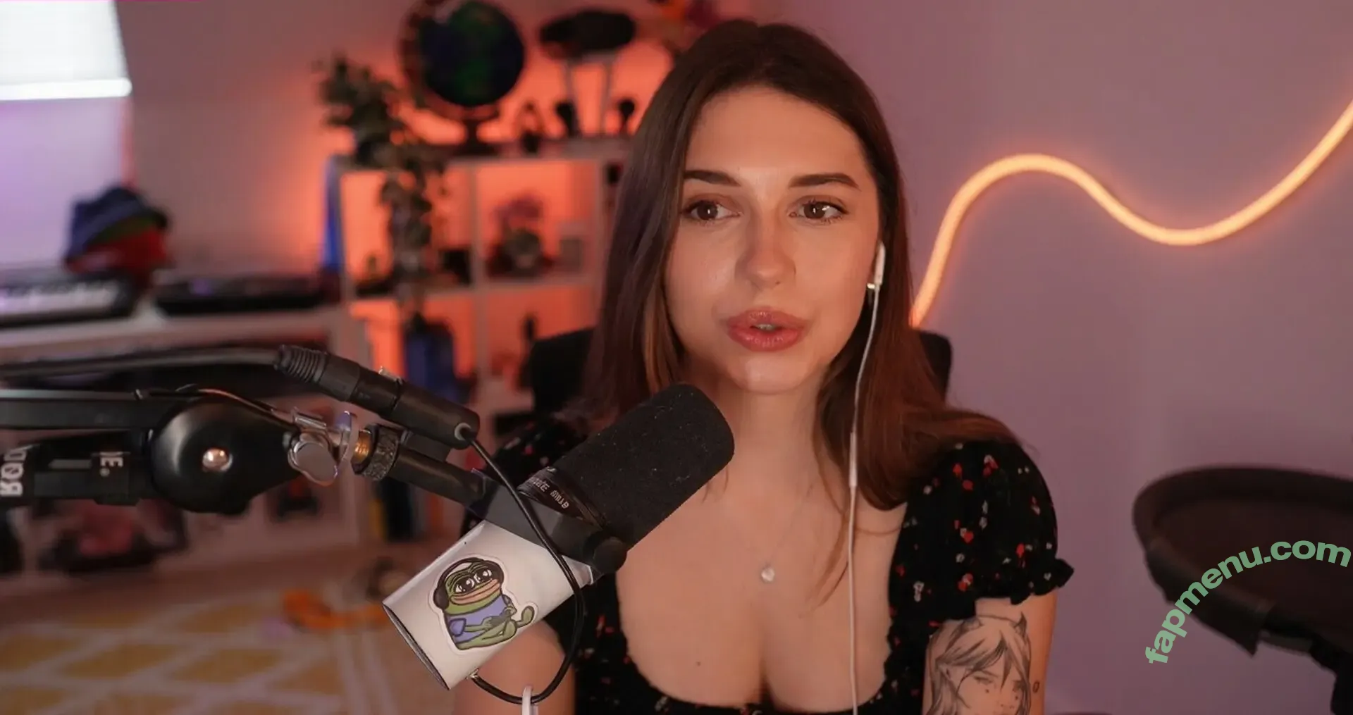 Harrie Silver nude photo #0458 (HarrieSilver)