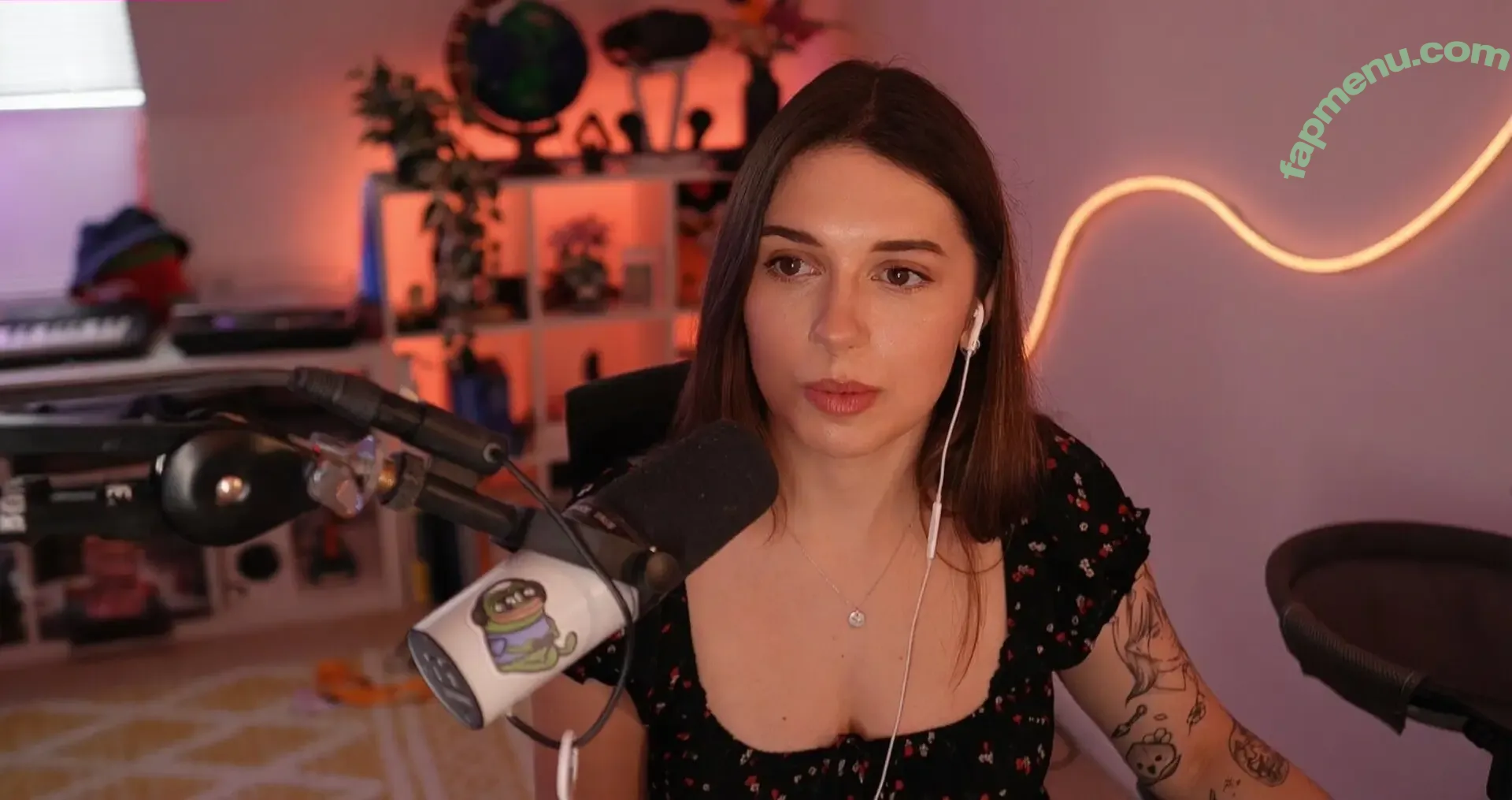 Harrie Silver nude photo #0460 (HarrieSilver)