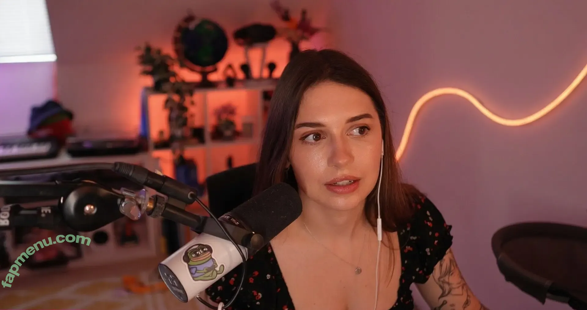 Harrie Silver nude photo #0462 (HarrieSilver)