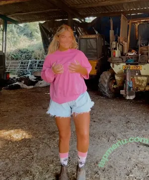 Harriet Cowan From Clarkson's Farm / harrietcowan_x nude photo #0018