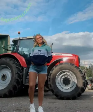 Harriet Cowan From Clarkson's Farm / harrietcowan_x nude photo #0021