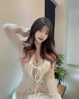 Haruzzxng 하루짱__ / hxru9reum nude photo #0012