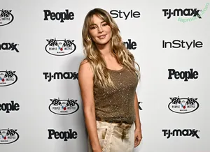 Hassie Harrison / hassieharrison nude photo #0120