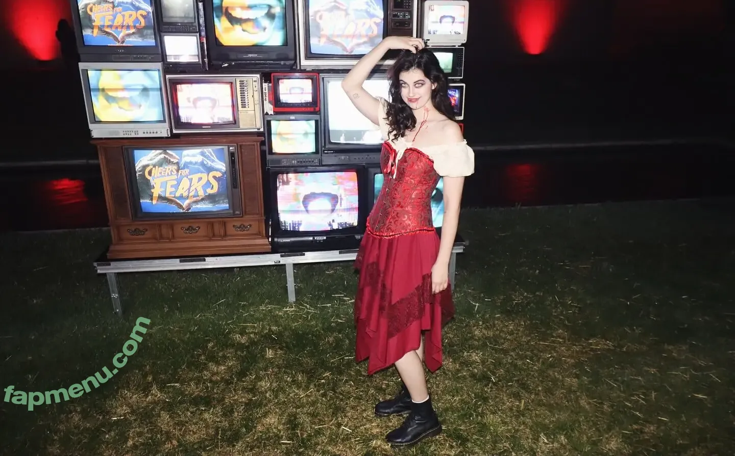 Haunted Hippie nude photo #0053 (Kylie Roseanne / hauntedhippiehorror)