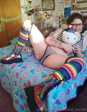 haunted_sundae / hauanted nude photo #0004