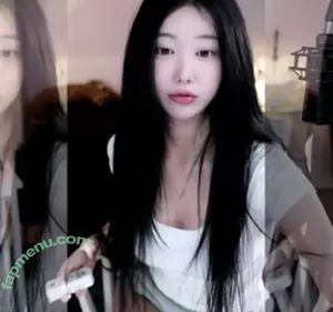Haxxnini / Bumzi nude photo #0125