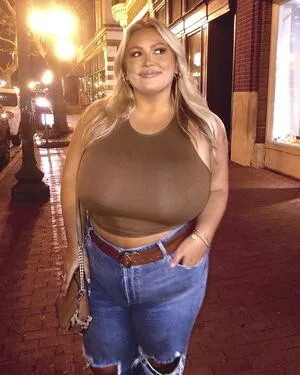 Hayden Buchko / brooke_hayy nude photo #0016