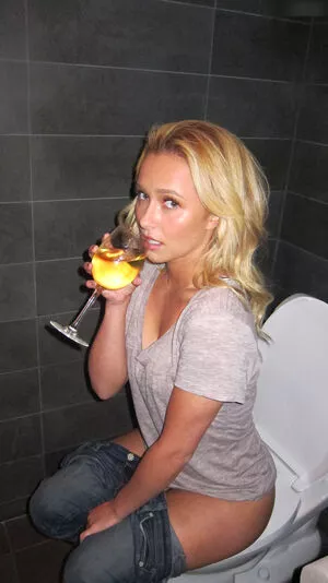 Hayden Panettiere / HaydenPanettiere / IHaydenPanettiere / haydenpanettier nude photo #0580