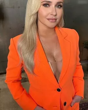 Hayden Panettiere / HaydenPanettiere / IHaydenPanettiere / haydenpanettier nude photo #0582