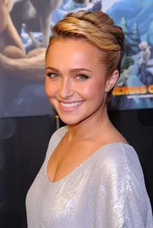 Hayden Panettiere / HaydenPanettiere / IHaydenPanettiere / haydenpanettier nude photo #0584