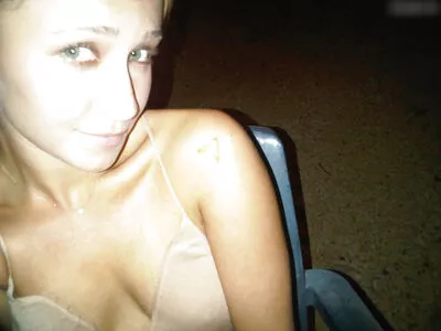 Hayden Panettiere / haydenpanettiere nude photo #0613
