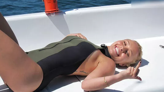 Hayden Panettiere / haydenpanettiere nude photo #0615