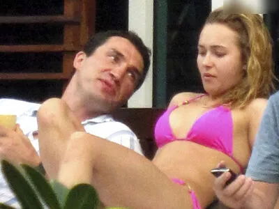 Hayden Panettiere / haydenpanettiere nude photo #0636