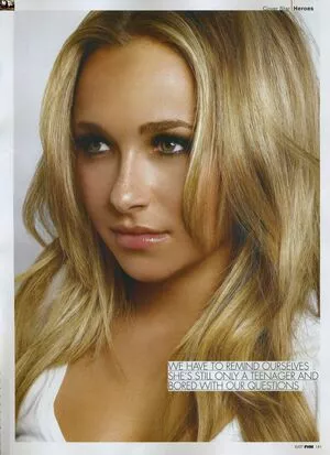 Hayden Panettiere / haydenpanettiere nude photo #0764