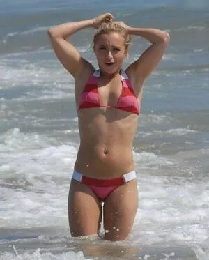 Hayden Panettiere / haydenpanettiere nude photo #0810