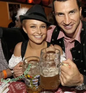 Hayden Panettiere / haydenpanettiere nude photo #0903