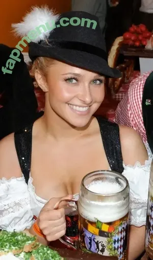 Hayden Panettiere / haydenpanettiere nude photo #0905