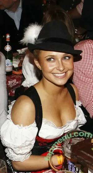Hayden Panettiere / haydenpanettiere nude photo #0906