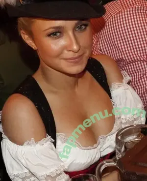 Hayden Panettiere / haydenpanettiere nude photo #0920