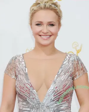 Hayden Panettiere / haydenpanettiere nude photo #0924