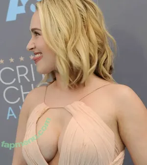Hayden Panettiere / haydenpanettiere nude photo #0938