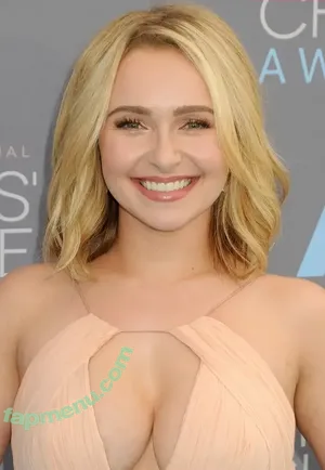 Hayden Panettiere / haydenpanettiere nude photo #0939