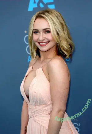 Hayden Panettiere / haydenpanettiere nude photo #0946