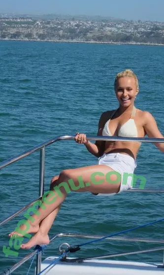 Hayden Panettiere nude photo #0337 (HaydenPanettiere / IHaydenPanettiere / haydenpanettier)