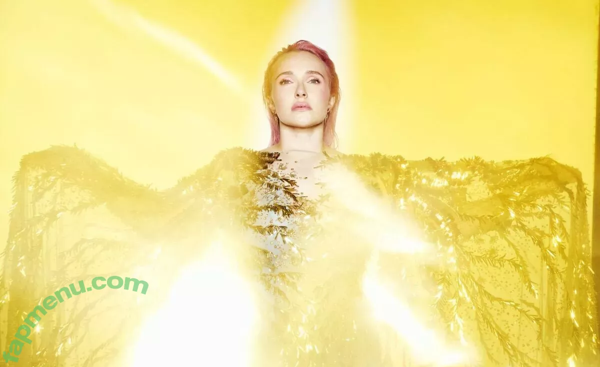 Hayden Panettiere nude photo #0357 (HaydenPanettiere / IHaydenPanettiere / haydenpanettier)