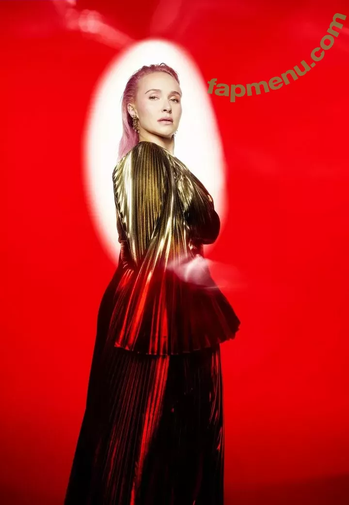 Hayden Panettiere nude photo #0360 (HaydenPanettiere / IHaydenPanettiere / haydenpanettier)