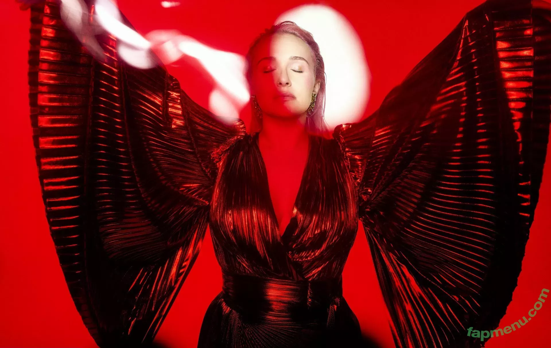 Hayden Panettiere nude photo #0369 (HaydenPanettiere / IHaydenPanettiere / haydenpanettier)