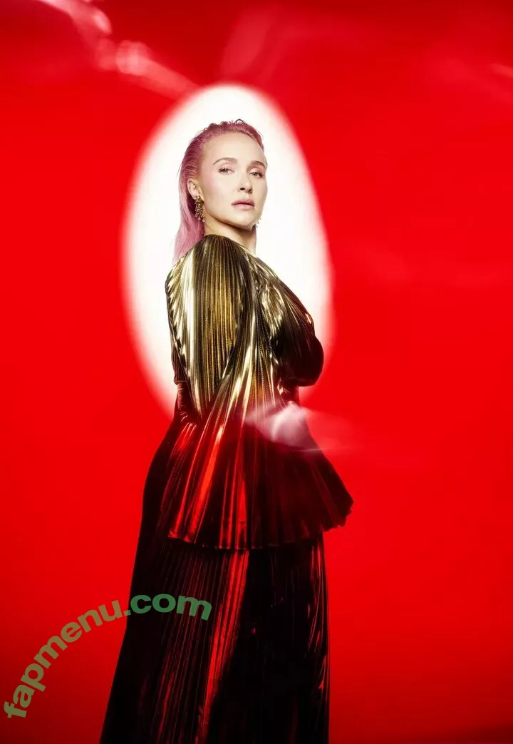 Hayden Panettiere nude photo #0441 (HaydenPanettiere / IHaydenPanettiere / haydenpanettier)